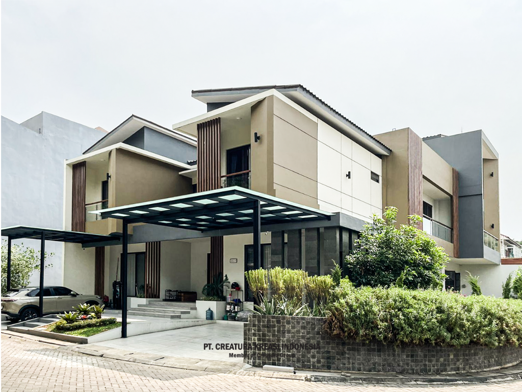Green Court House